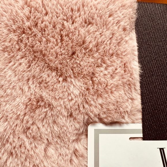 Throw Blanket - Picture 2 of 7